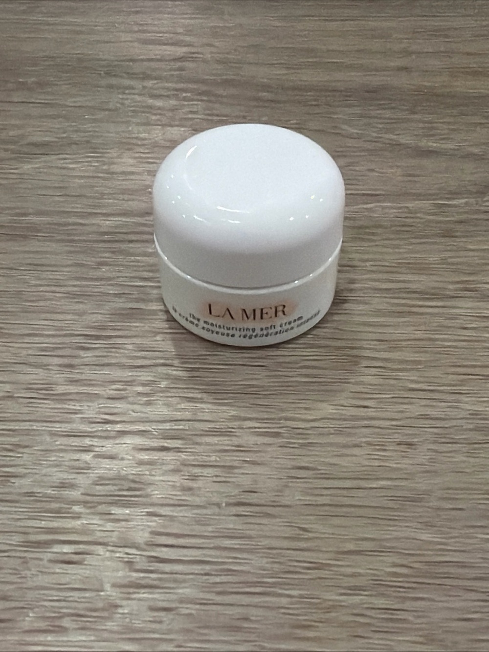 LA MER The Mosturizing Soft Cream - 0.12 fl oz Sample Size